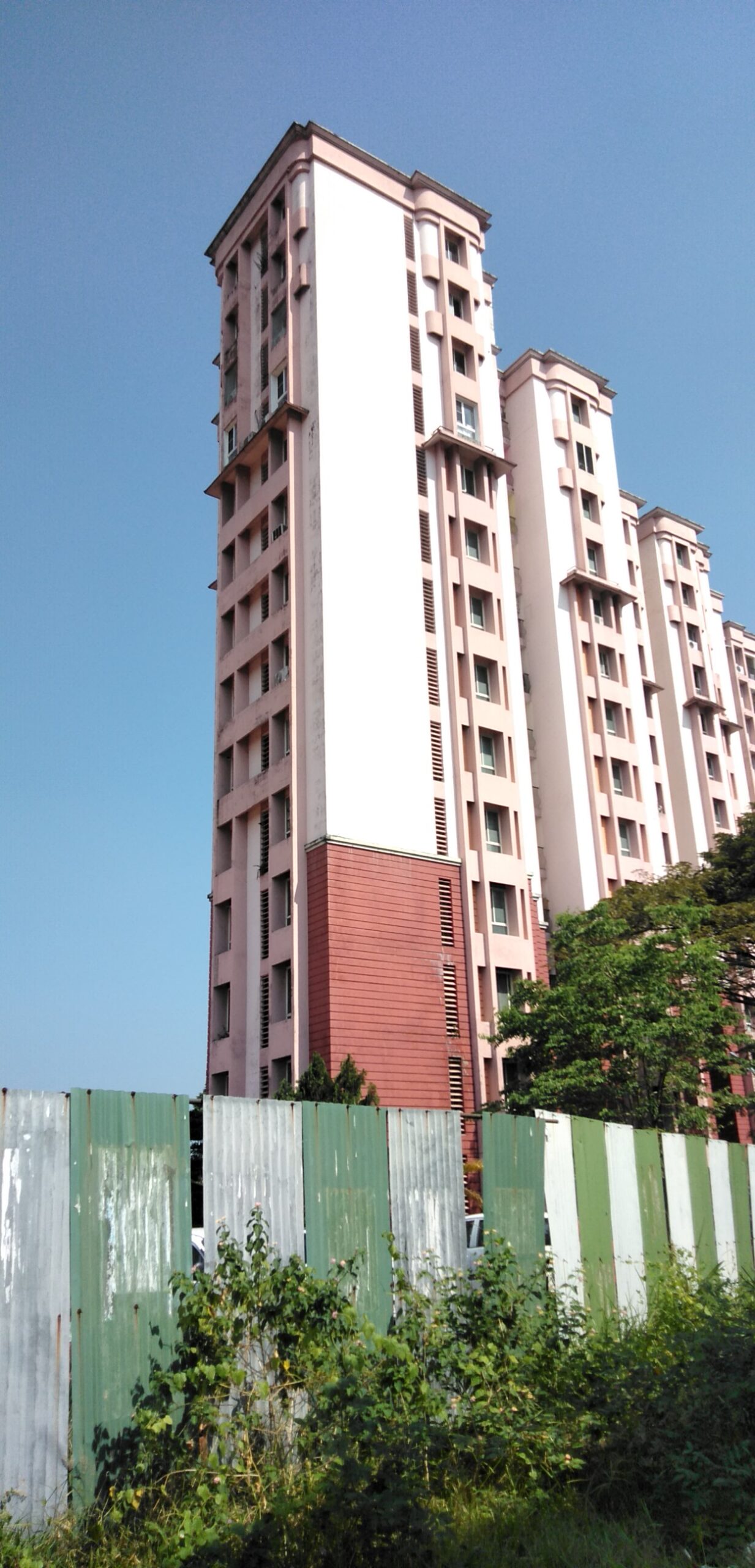 APARTMENT/OFFICE SPACE/COMMERCIAL PROPERTY/WAREHOUSE FOR RENT