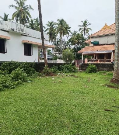 Residential Land for Sale in Mannuthy Near Highway, Thrissur