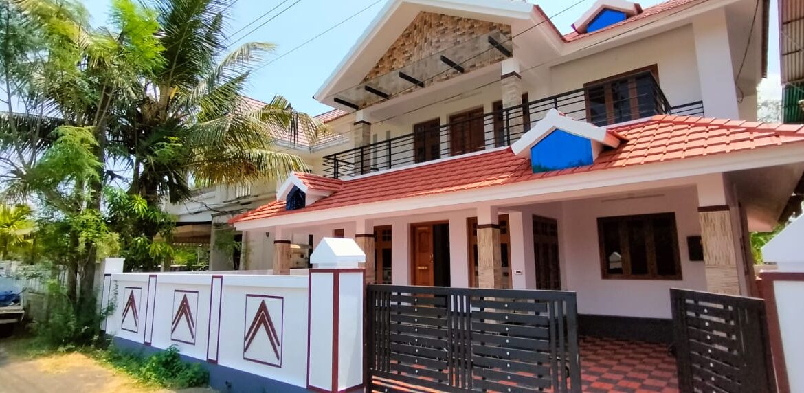 Chembukav 5cent 2060sqft 82L1